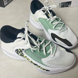 Nike Zoom Freak 4 Men's 10